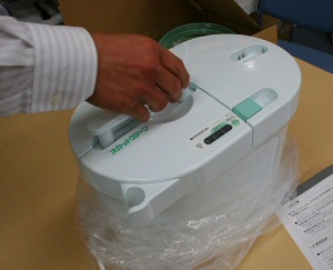 自動採尿装置パラマウントスカットクリーン